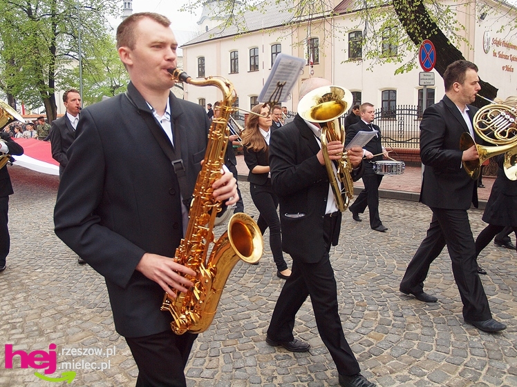 Mieleckie święto3 Maja obchodzone jak co roku. Msza, przemarsz, uroczystość pod pomnikiem