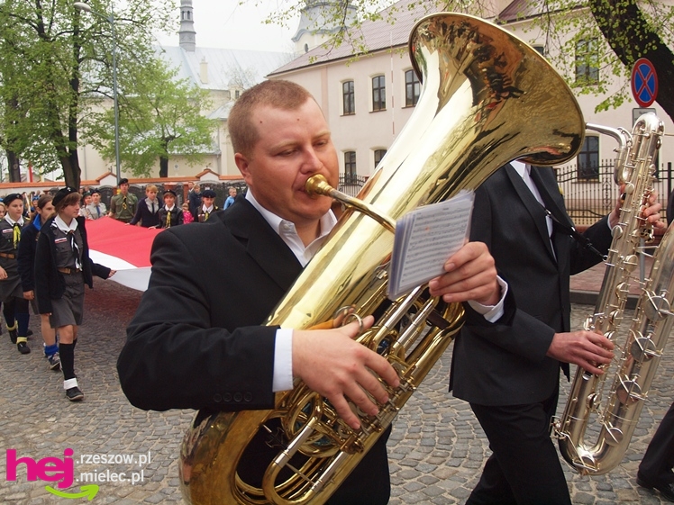 Mieleckie święto3 Maja obchodzone jak co roku. Msza, przemarsz, uroczystość pod pomnikiem