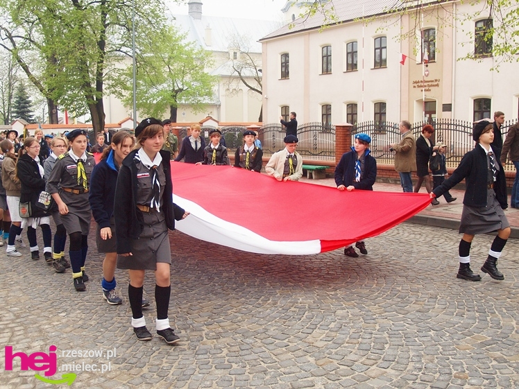 Mieleckie święto3 Maja obchodzone jak co roku. Msza, przemarsz, uroczystość pod pomnikiem