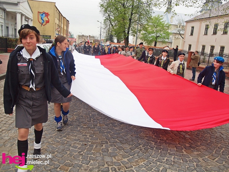 Mieleckie święto3 Maja obchodzone jak co roku. Msza, przemarsz, uroczystość pod pomnikiem