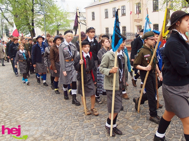 Mieleckie święto3 Maja obchodzone jak co roku. Msza, przemarsz, uroczystość pod pomnikiem