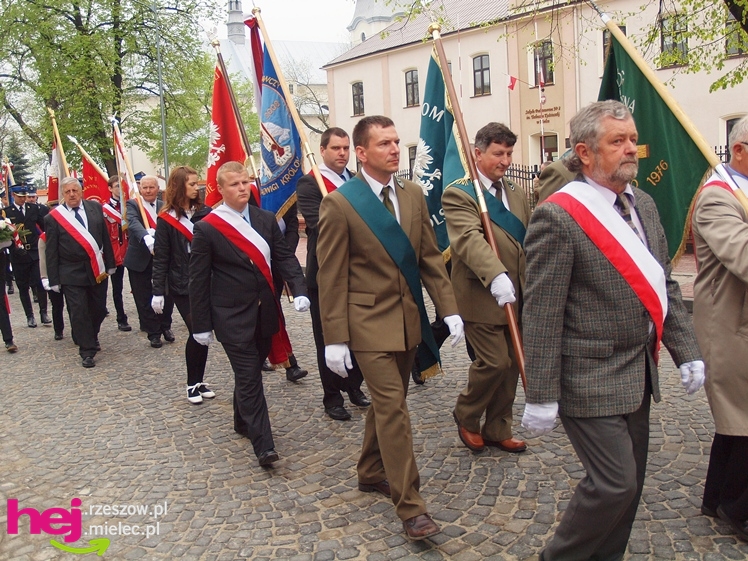 Mieleckie święto3 Maja obchodzone jak co roku. Msza, przemarsz, uroczystość pod pomnikiem