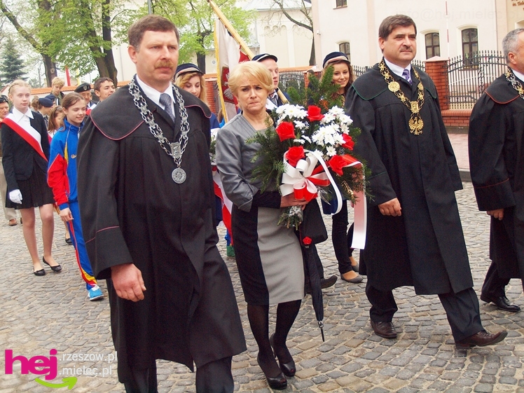 Mieleckie święto3 Maja obchodzone jak co roku. Msza, przemarsz, uroczystość pod pomnikiem