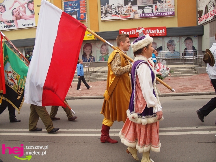Mieleckie święto3 Maja obchodzone jak co roku. Msza, przemarsz, uroczystość pod pomnikiem