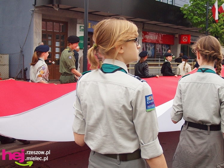 Mieleckie święto3 Maja obchodzone jak co roku. Msza, przemarsz, uroczystość pod pomnikiem