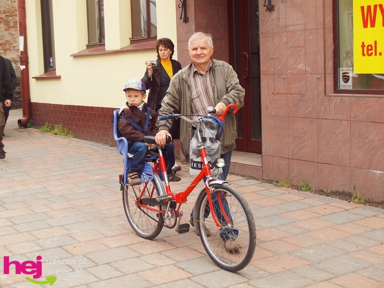 Mieleckie święto3 Maja obchodzone jak co roku. Msza, przemarsz, uroczystość pod pomnikiem