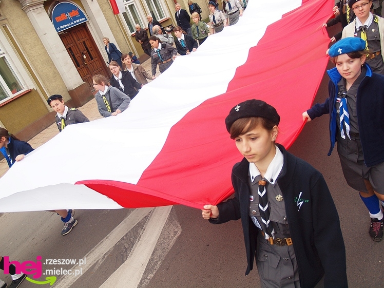 Mieleckie święto3 Maja obchodzone jak co roku. Msza, przemarsz, uroczystość pod pomnikiem