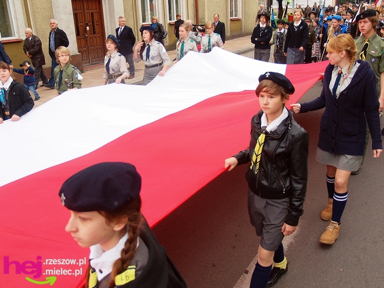 Mieleckie święto3 Maja obchodzone jak co roku. Msza, przemarsz, uroczystość pod pomnikiem