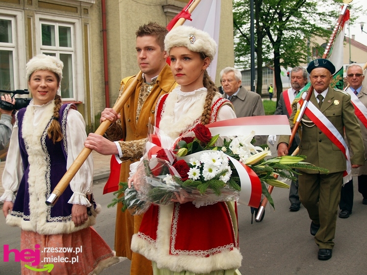 Mieleckie święto3 Maja obchodzone jak co roku. Msza, przemarsz, uroczystość pod pomnikiem