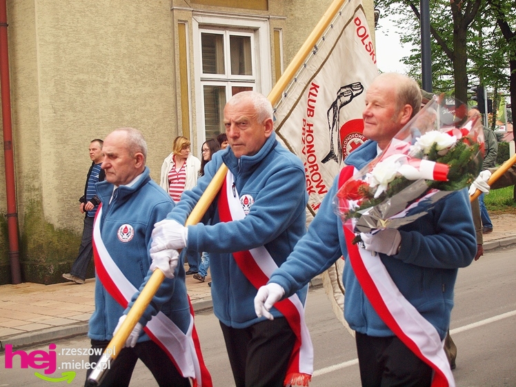 Mieleckie święto3 Maja obchodzone jak co roku. Msza, przemarsz, uroczystość pod pomnikiem