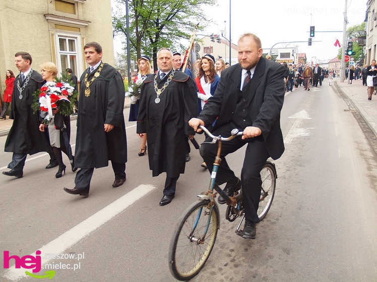 Mieleckie święto3 Maja obchodzone jak co roku. Msza, przemarsz, uroczystość pod pomnikiem