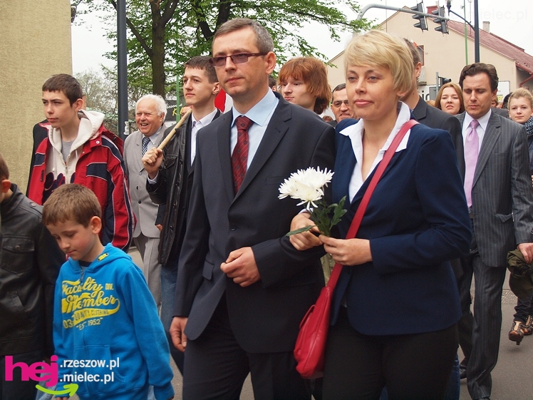 Mieleckie święto3 Maja obchodzone jak co roku. Msza, przemarsz, uroczystość pod pomnikiem