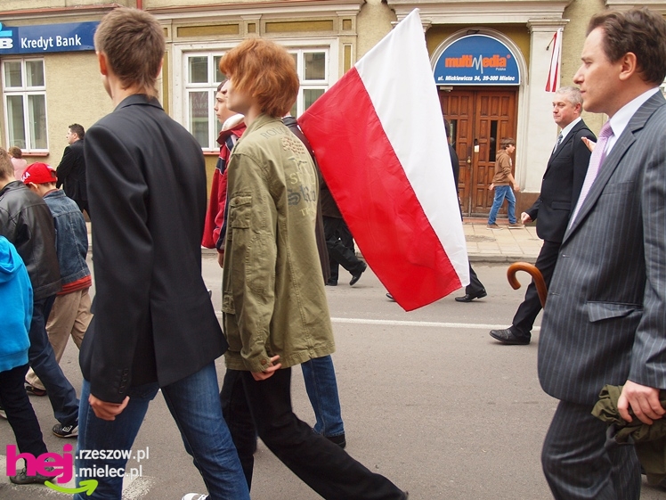 Mieleckie święto3 Maja obchodzone jak co roku. Msza, przemarsz, uroczystość pod pomnikiem