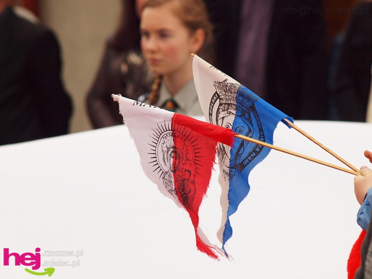 Mieleckie święto3 Maja obchodzone jak co roku. Msza, przemarsz, uroczystość pod pomnikiem