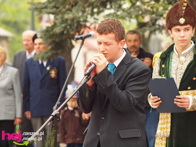Mieleckie święto3 Maja obchodzone jak co roku. Msza, przemarsz, uroczystość pod pomnikiem