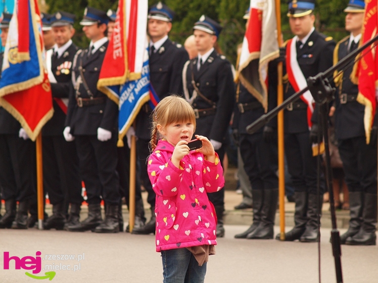 Mieleckie święto3 Maja obchodzone jak co roku. Msza, przemarsz, uroczystość pod pomnikiem