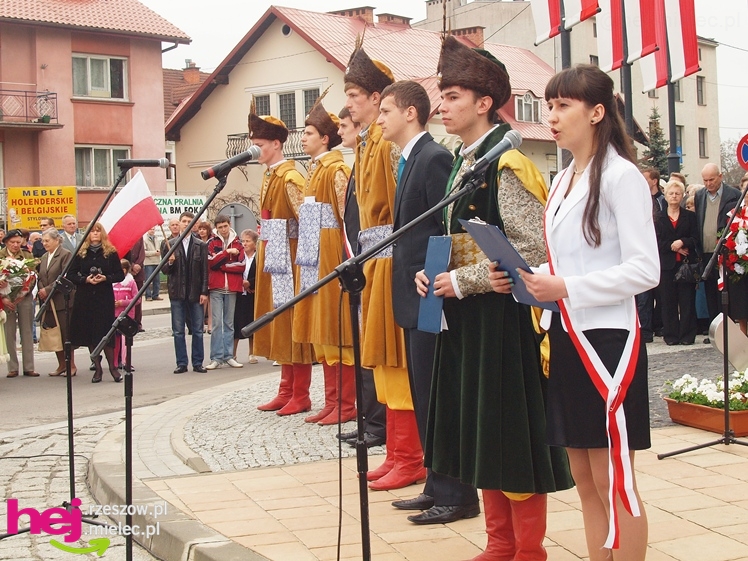 Mieleckie święto3 Maja obchodzone jak co roku. Msza, przemarsz, uroczystość pod pomnikiem