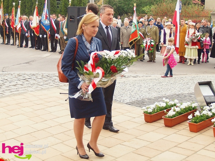 Mieleckie święto3 Maja obchodzone jak co roku. Msza, przemarsz, uroczystość pod pomnikiem