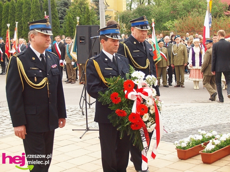 Mieleckie święto3 Maja obchodzone jak co roku. Msza, przemarsz, uroczystość pod pomnikiem