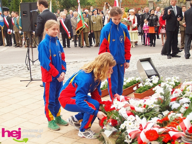Mieleckie święto3 Maja obchodzone jak co roku. Msza, przemarsz, uroczystość pod pomnikiem