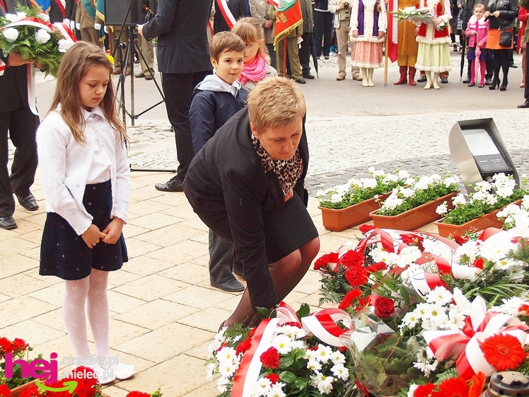 Mieleckie święto3 Maja obchodzone jak co roku. Msza, przemarsz, uroczystość pod pomnikiem