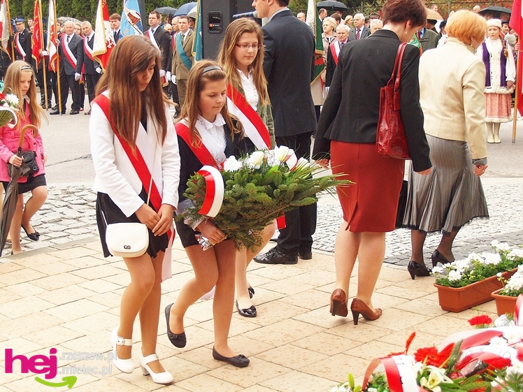 Mieleckie święto3 Maja obchodzone jak co roku. Msza, przemarsz, uroczystość pod pomnikiem