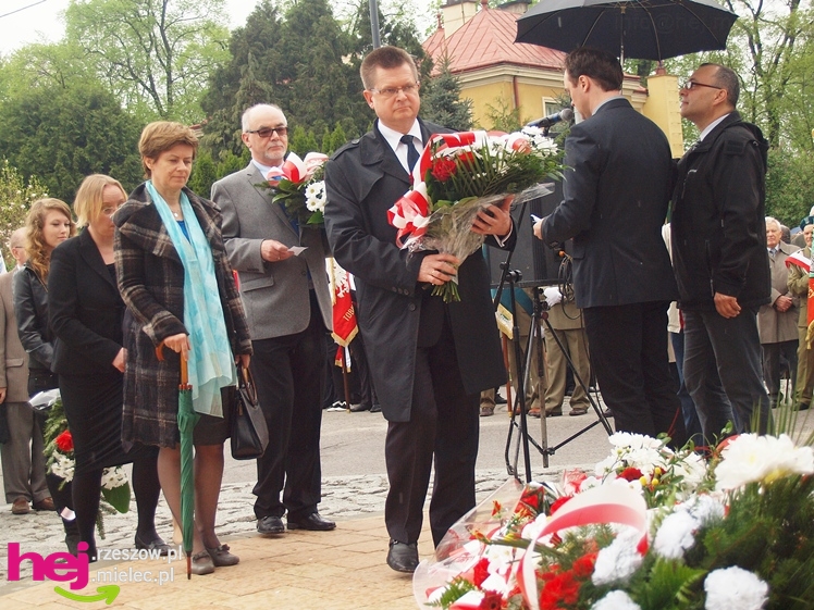 Mieleckie święto3 Maja obchodzone jak co roku. Msza, przemarsz, uroczystość pod pomnikiem