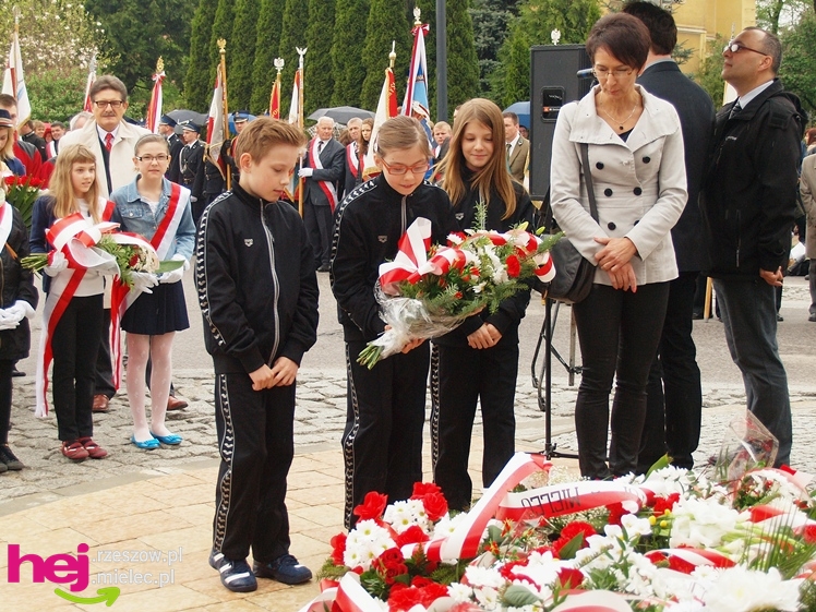 Mieleckie święto3 Maja obchodzone jak co roku. Msza, przemarsz, uroczystość pod pomnikiem