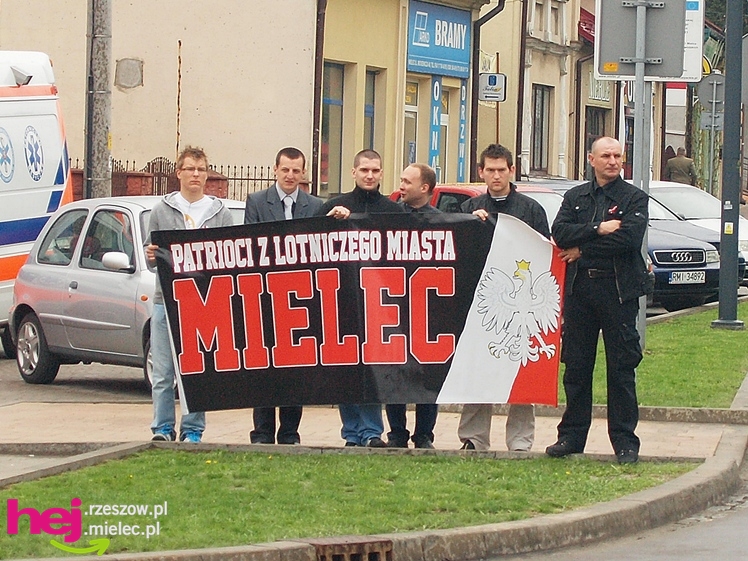 Mieleckie święto3 Maja obchodzone jak co roku. Msza, przemarsz, uroczystość pod pomnikiem