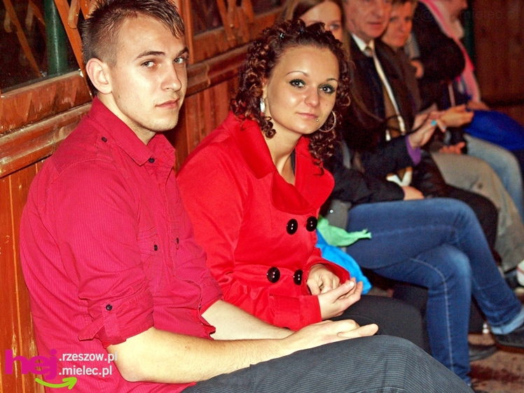 Brzyście bawiło się mimo deszczu. Zaśpiewała Agnieszka Czachor, do tańca zagrał zespół Rendez Vous