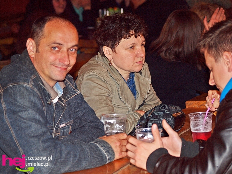 Brzyście bawiło się mimo deszczu. Zaśpiewała Agnieszka Czachor, do tańca zagrał zespół Rendez Vous