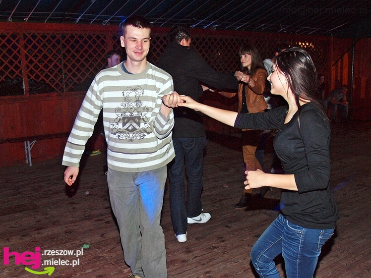 Brzyście bawiło się mimo deszczu. Zaśpiewała Agnieszka Czachor, do tańca zagrał zespół Rendez Vous