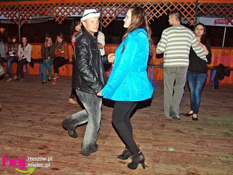 Brzyście bawiło się mimo deszczu. Zaśpiewała Agnieszka Czachor, do tańca zagrał zespół Rendez Vous