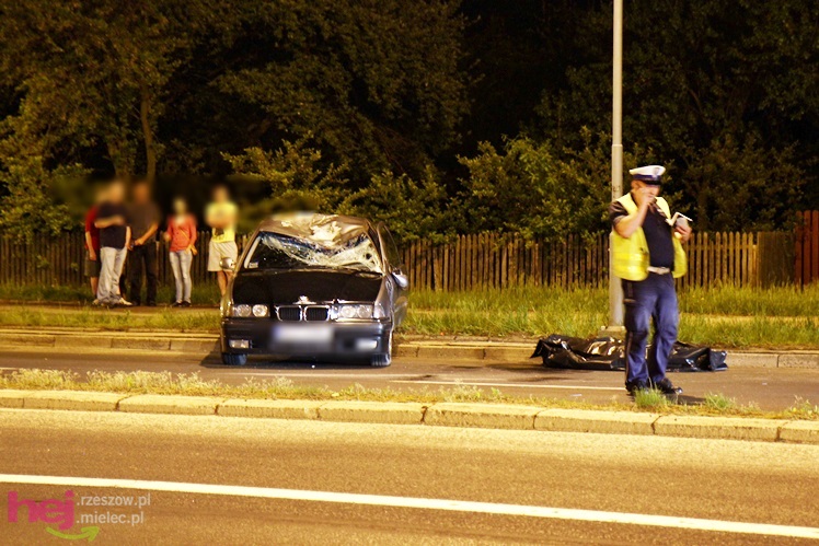 Tragiczny wypadek na Al. Kwiatkowskiego w Mielcu. Nie żyje 52-letni mężczyzna