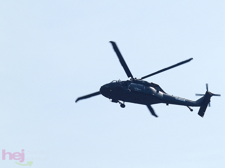 Polskie Zakłady Lotnicze z niespodzianką dla mielczan. Black Hawk zawisł nad centrum miasta