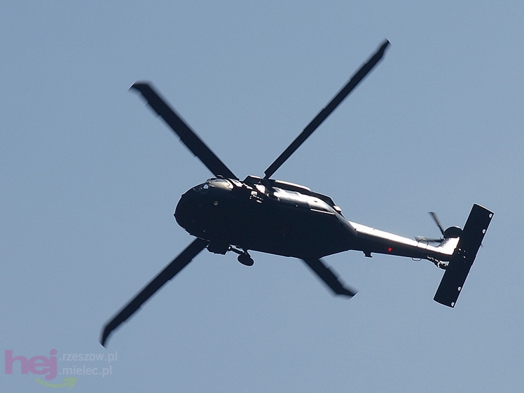 Polskie Zakłady Lotnicze z niespodzianką dla mielczan. Black Hawk zawisł nad centrum miasta