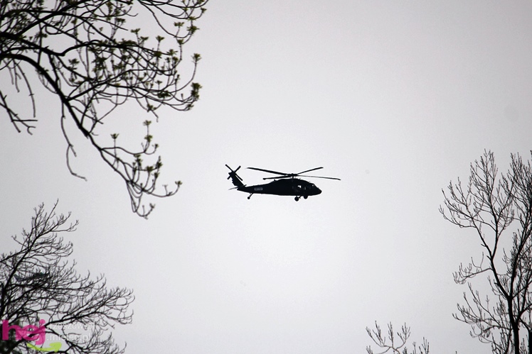 Polskie Zakłady Lotnicze z niespodzianką dla mielczan. Black Hawk zawisł nad centrum miasta