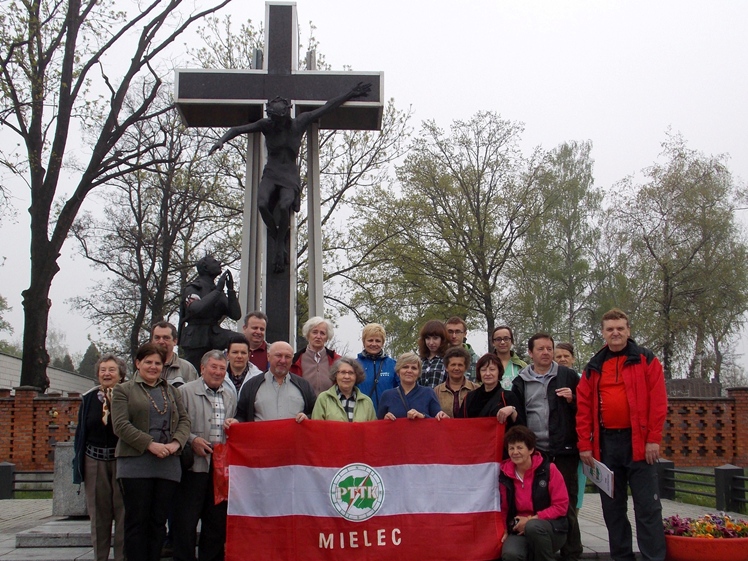 42 Patriotyczny Rajd ,,Pąsowej Róży?? Oddziału Miejskiego PTTK Mielec