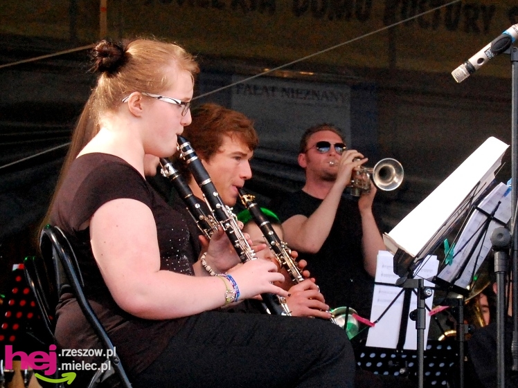 Barwny i długo koncert zakończył europejskie spotkanie w Mielcu - część I