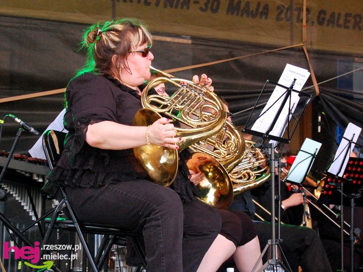 Barwny i długo koncert zakończył europejskie spotkanie w Mielcu - część I