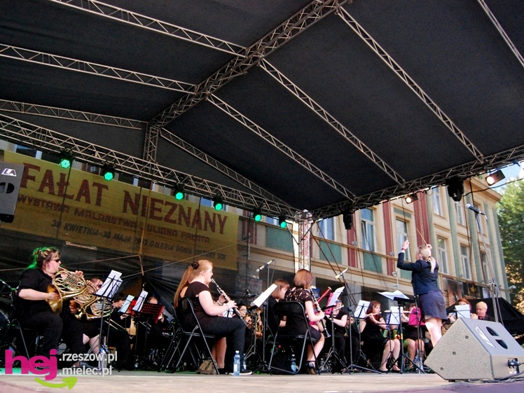 Barwny i długo koncert zakończył europejskie spotkanie w Mielcu - część I