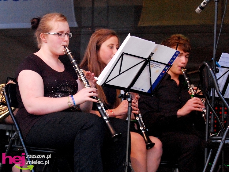 Barwny i długo koncert zakończył europejskie spotkanie w Mielcu - część I