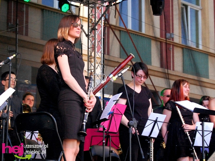 Barwny i długo koncert zakończył europejskie spotkanie w Mielcu - część I