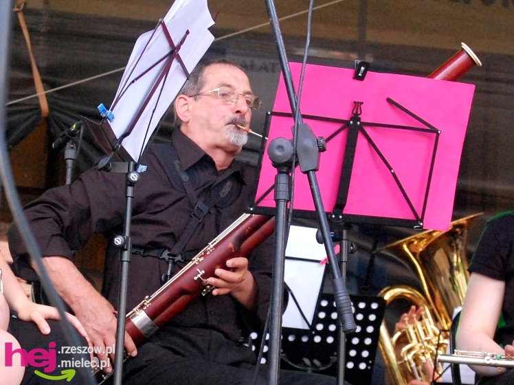 Barwny i długo koncert zakończył europejskie spotkanie w Mielcu - część I