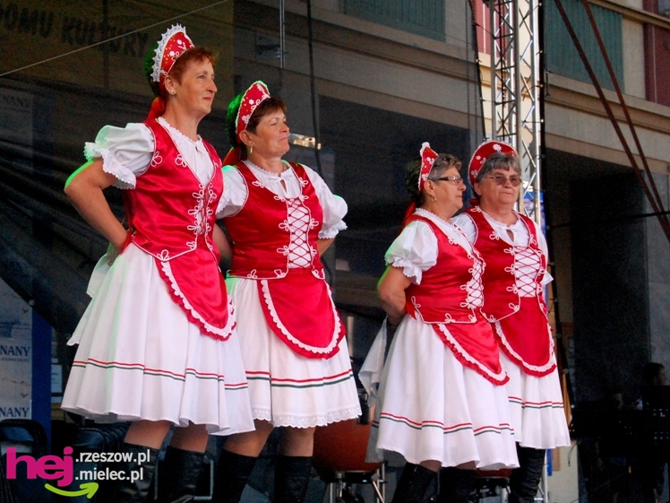Barwny i długo koncert zakończył europejskie spotkanie w Mielcu - część I