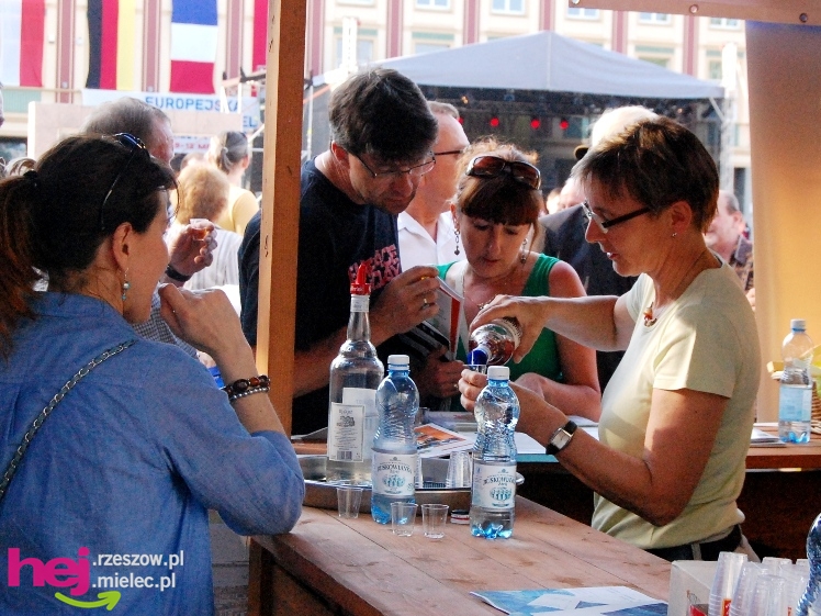 Barwny i długo koncert zakończył europejskie spotkanie w Mielcu - część I