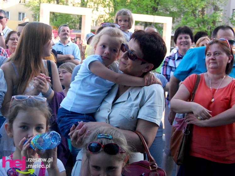 Barwny i długo koncert zakończył europejskie spotkanie w Mielcu - część II