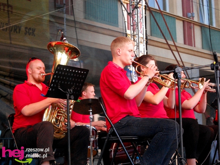 Barwny i długo koncert zakończył europejskie spotkanie w Mielcu - część II