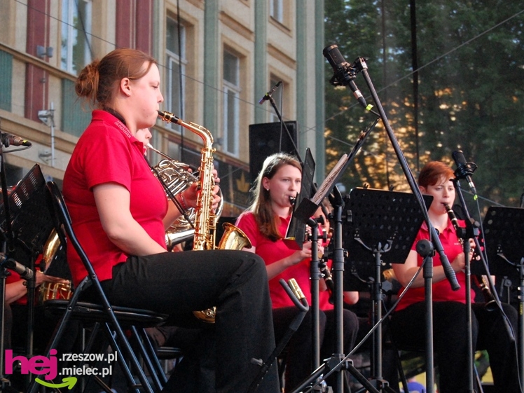 Barwny i długo koncert zakończył europejskie spotkanie w Mielcu - część II