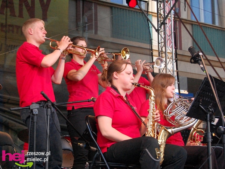 Barwny i długo koncert zakończył europejskie spotkanie w Mielcu - część II